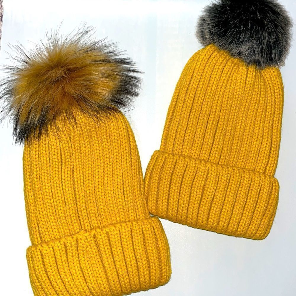 𝅺Knitted Yellow Pom Pom Beanie